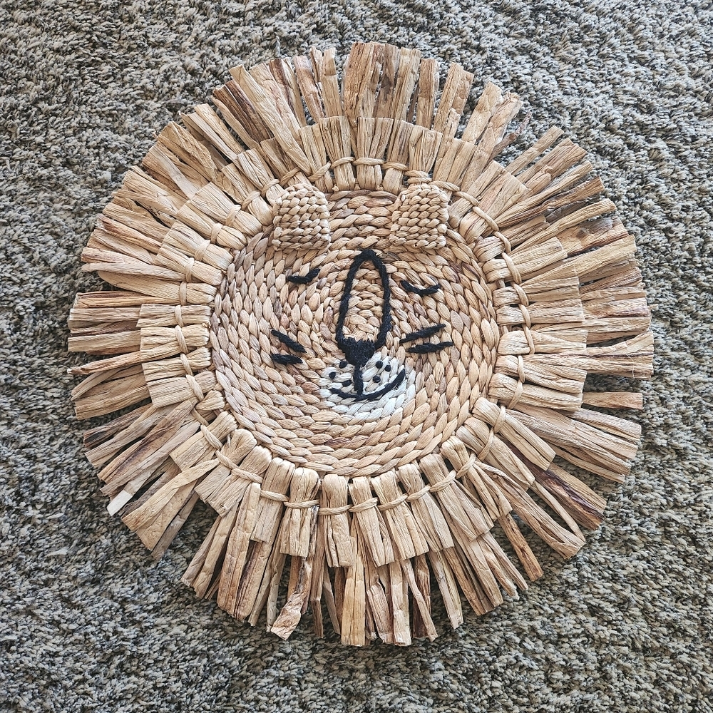 Natural Lion Head Wall Decor